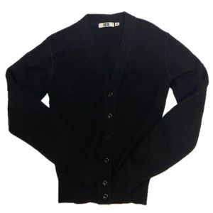 black uniqlo cardigan